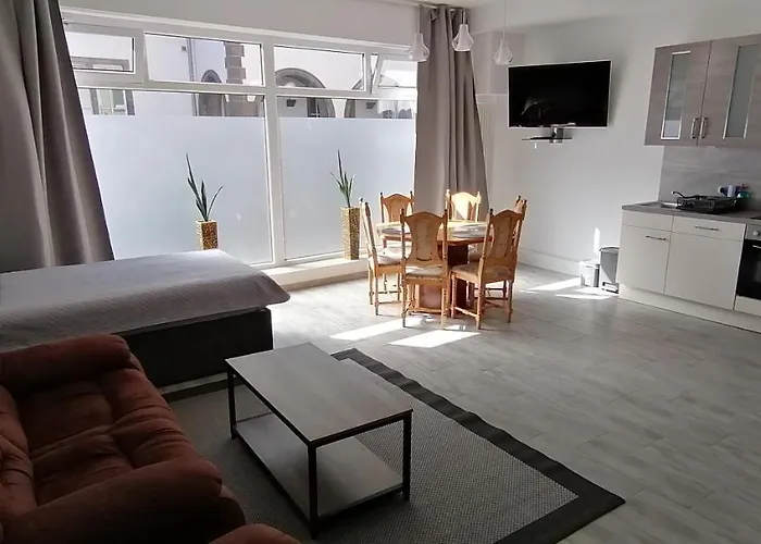 迈恩公寓 公寓 *